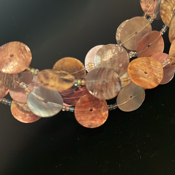 Shell necklace multi strand - Picture 2 of 2